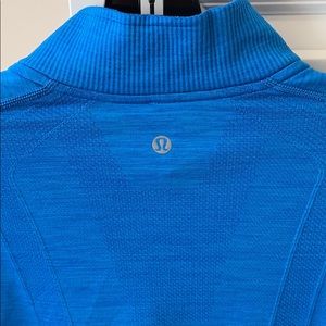 Lululemon long-sleeve vent tech work-out top